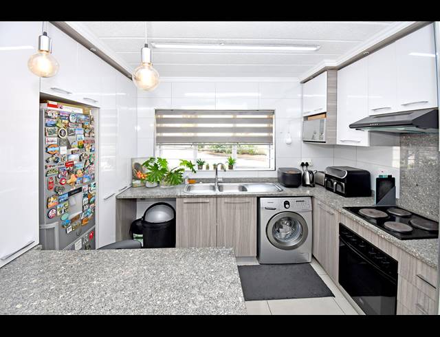 2 BEDROOM APARTMENT FOR SALE IN CRAIGHALL